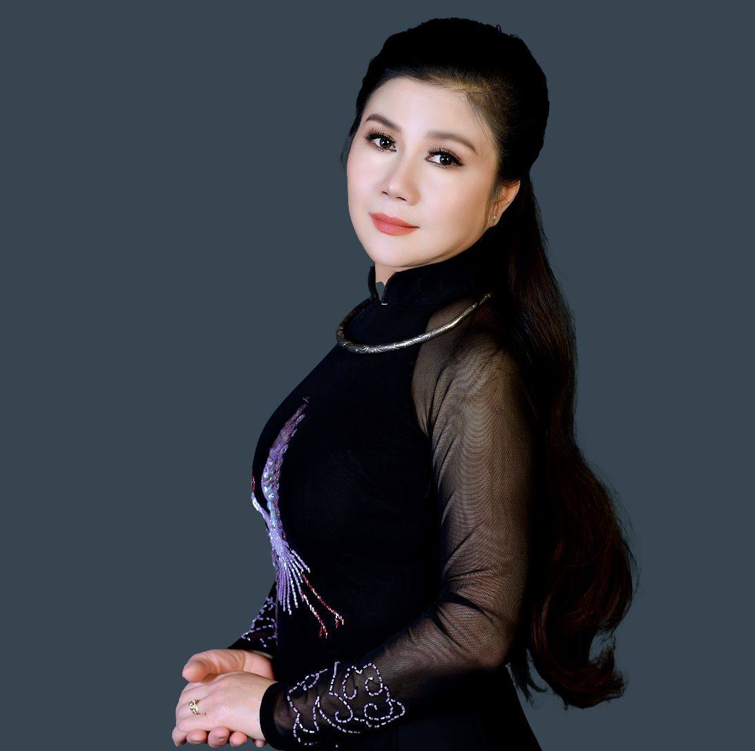 Facebook Linh Huyền